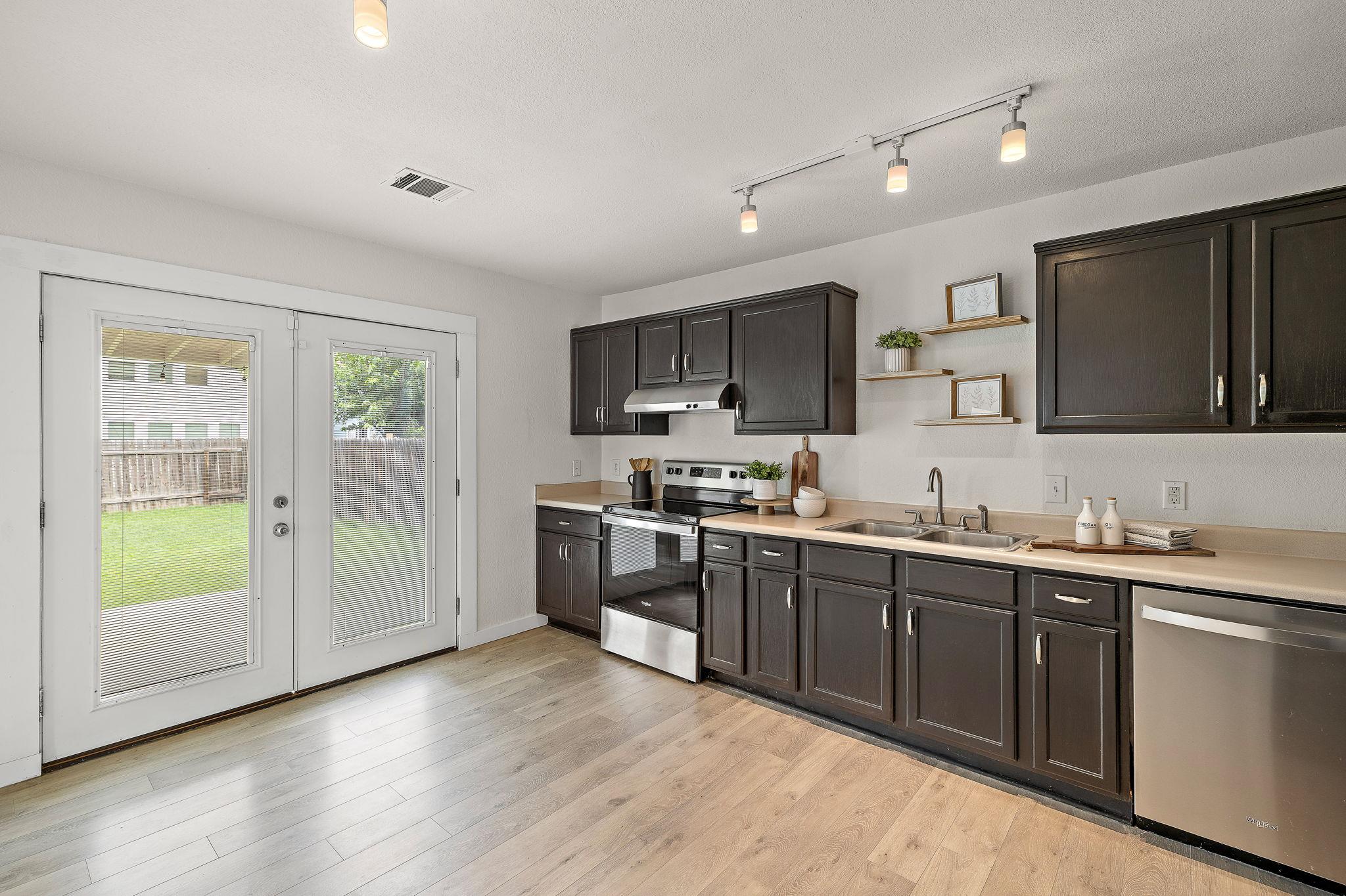 1025 Canterbury Trl, Georgetown, TX 78626
