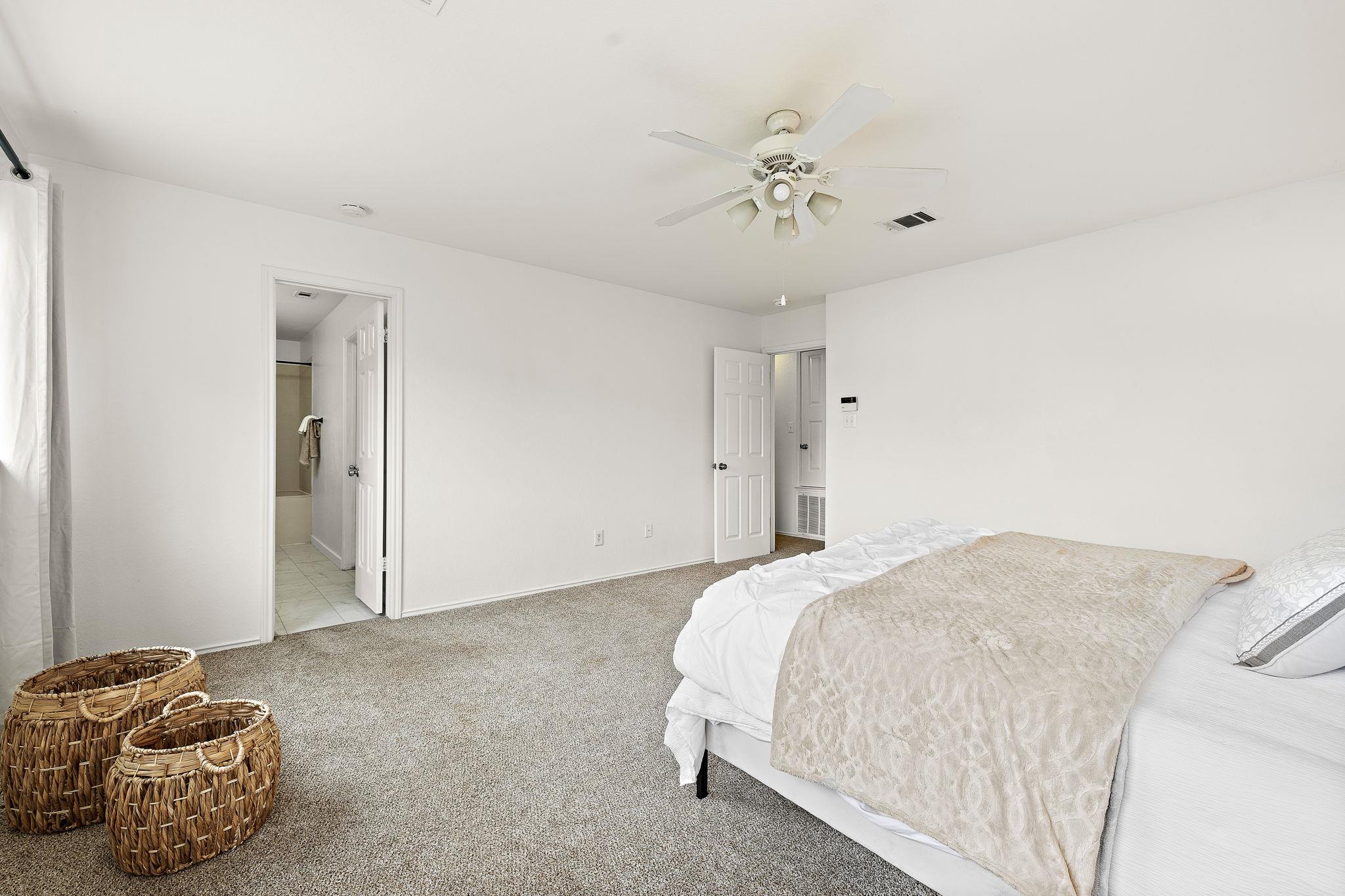 1025 Canterbury Trl, Georgetown, TX 78626