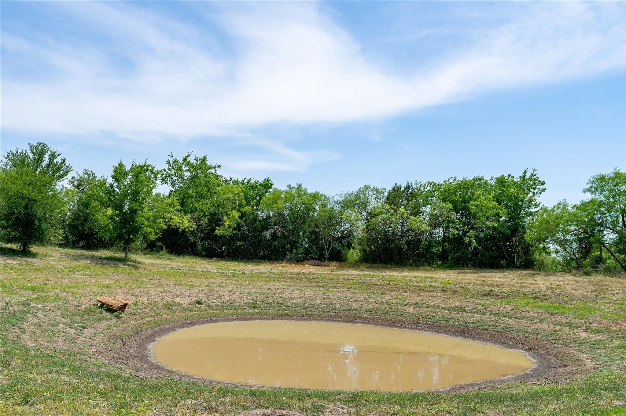 235 Acorn Rd, Lockhart, TX 78644