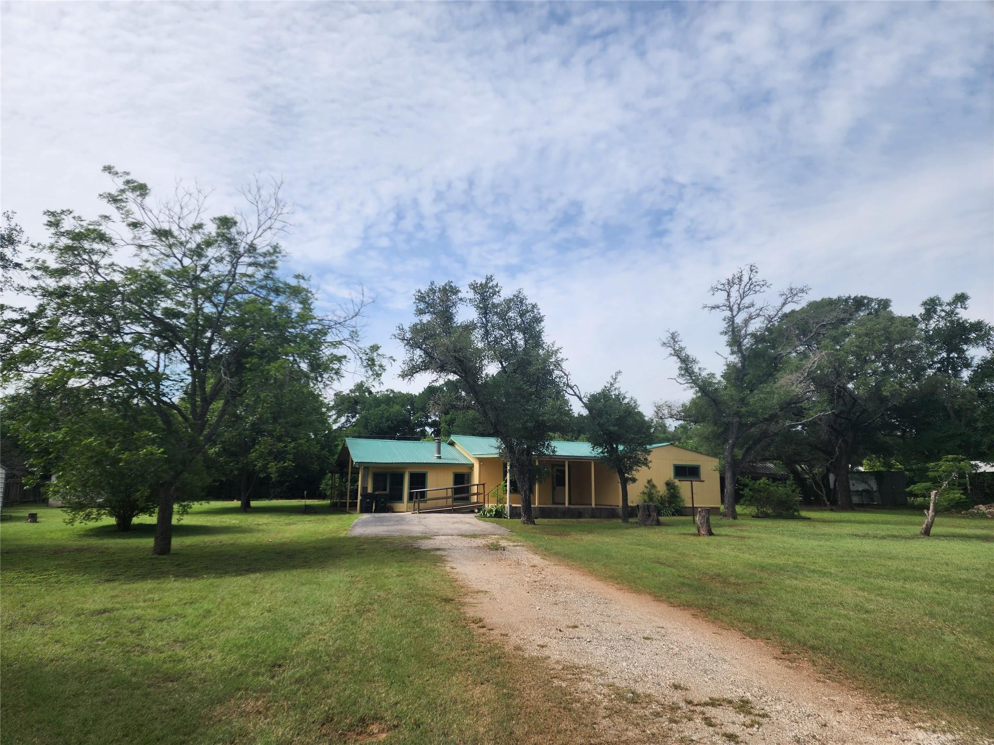 515 Country Ln, Buda, TX 78610
