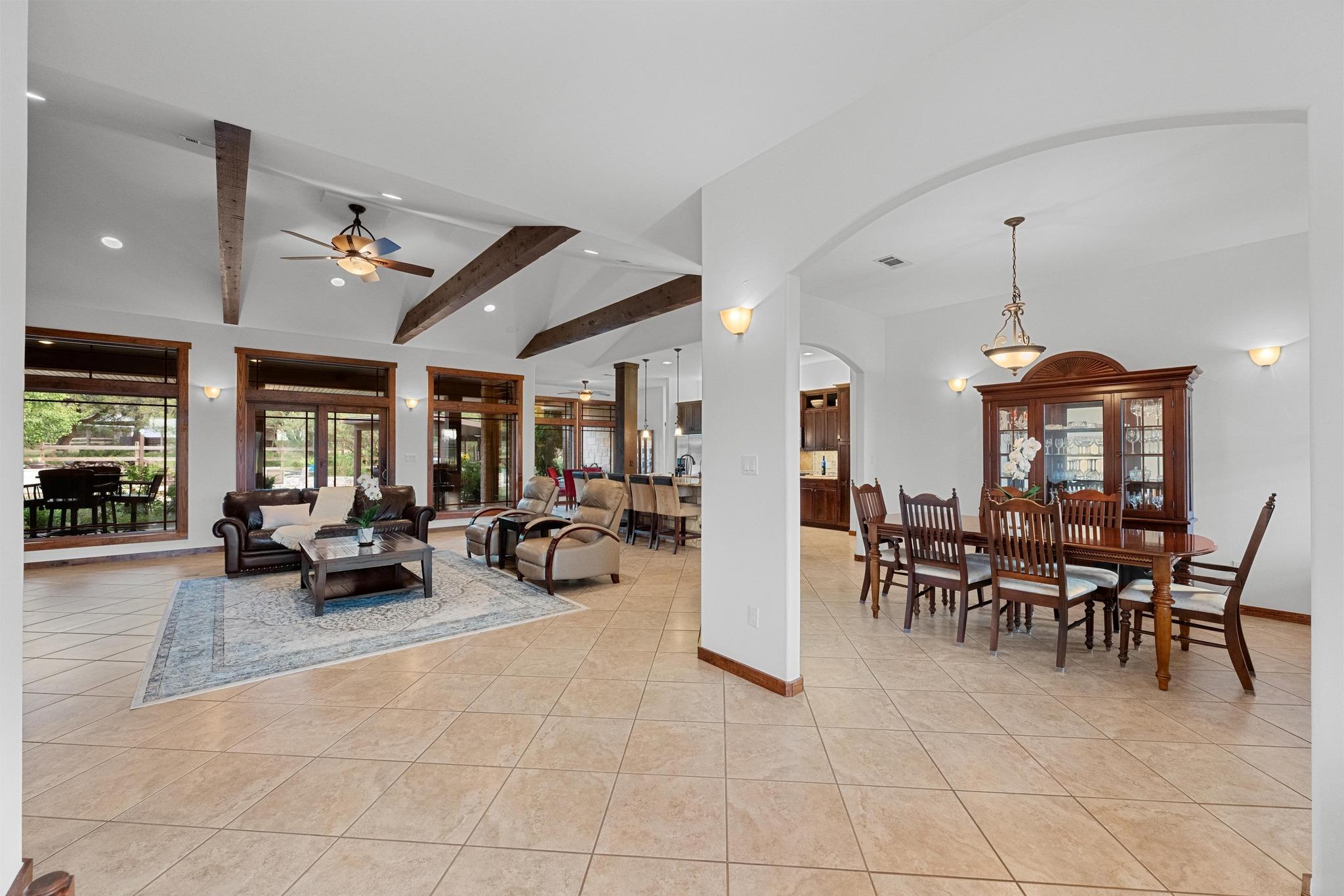 611 Post Oak Dr, Dripping Springs, TX 78620
