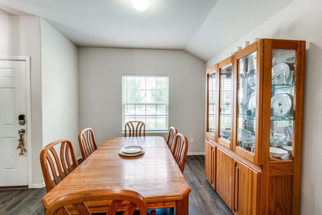 299 Andesite Trl, Buda, TX 78610
