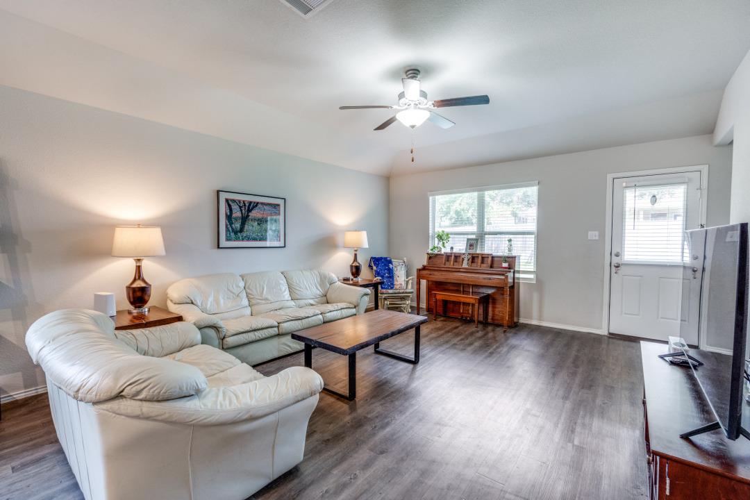 299 Andesite Trl, Buda, TX 78610