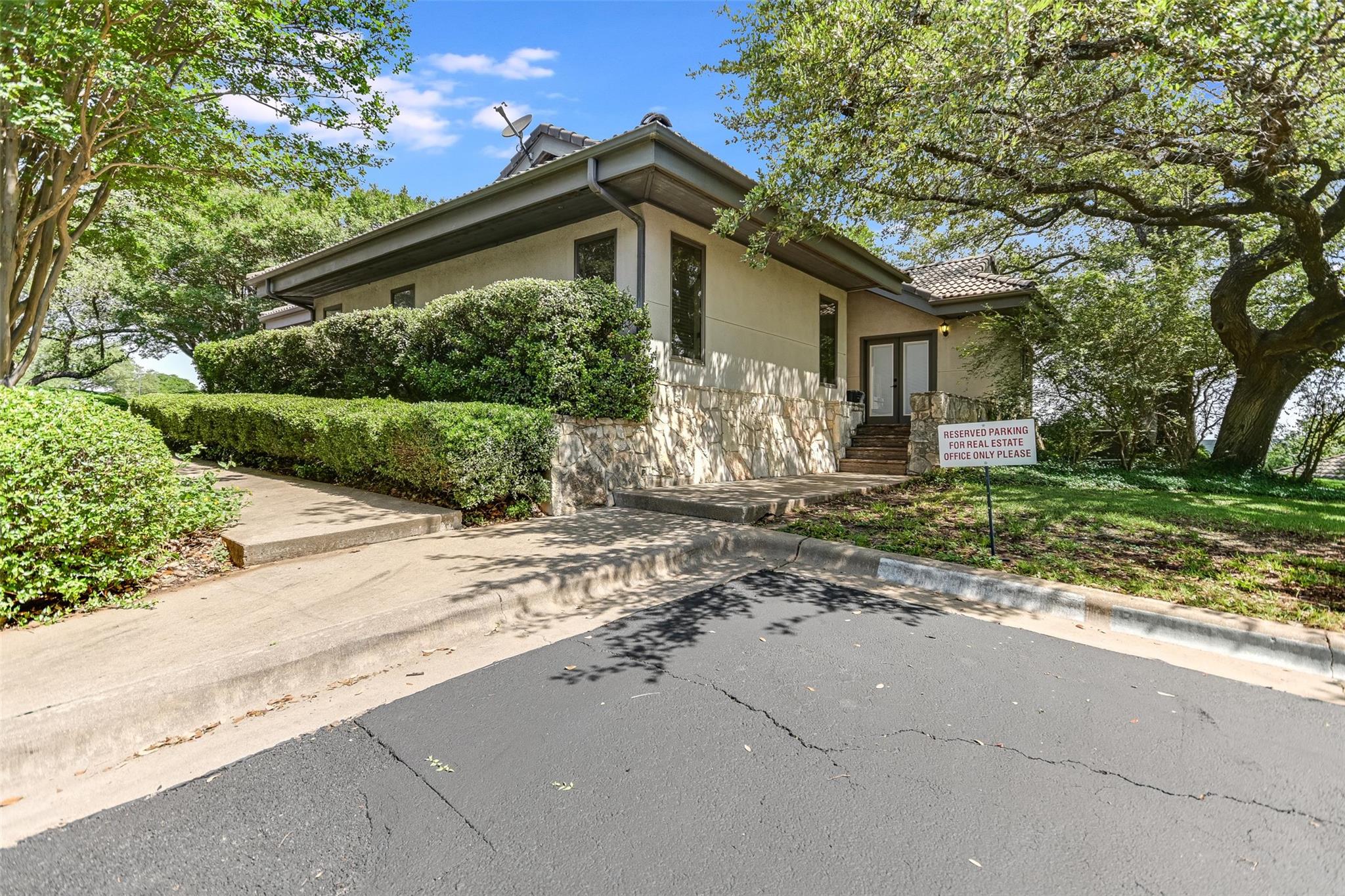 1800 Clubhouse Hill Dr, Spicewood, TX 78669