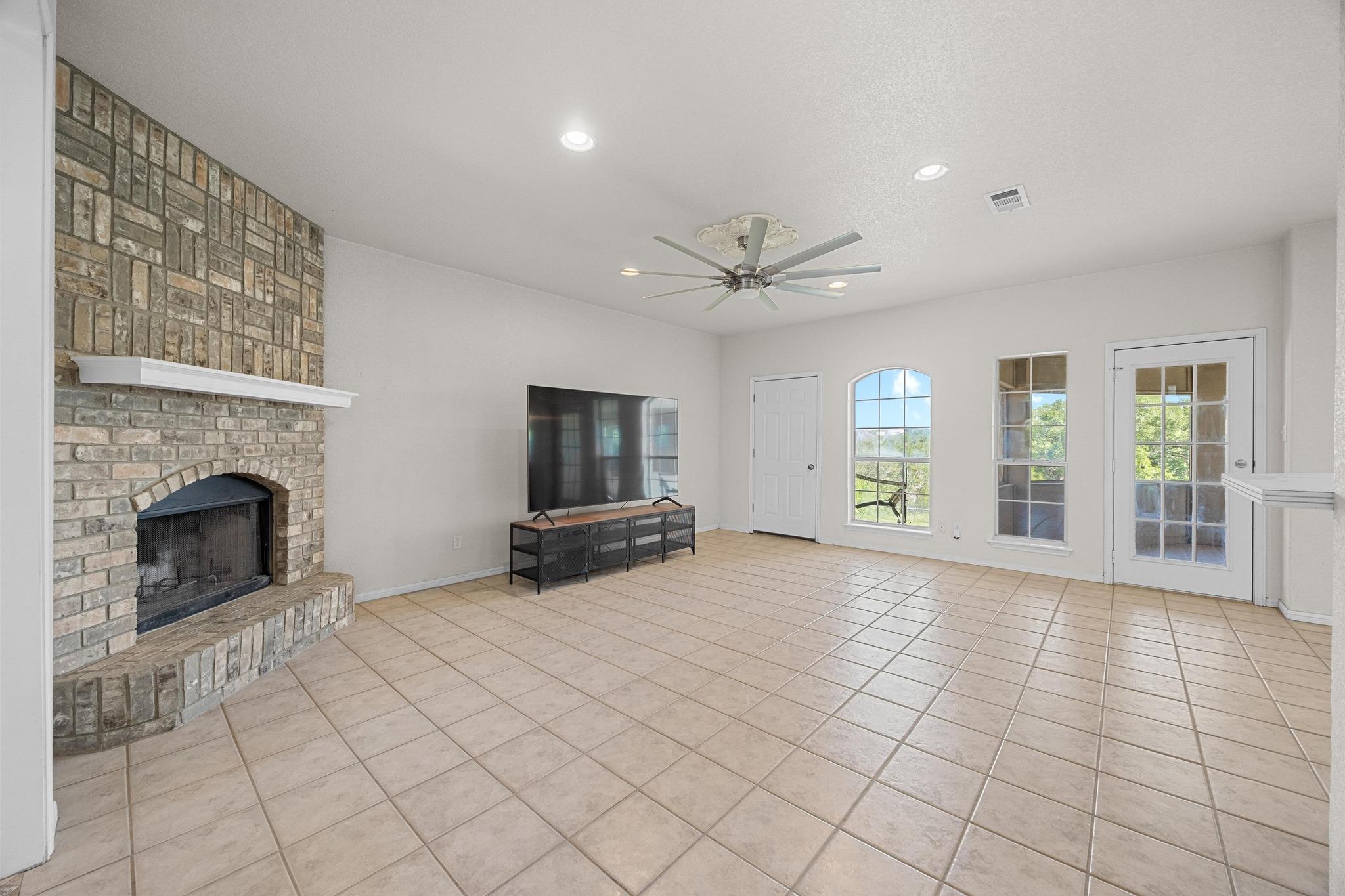 498 Aspen Cir, Killeen, TX 76549