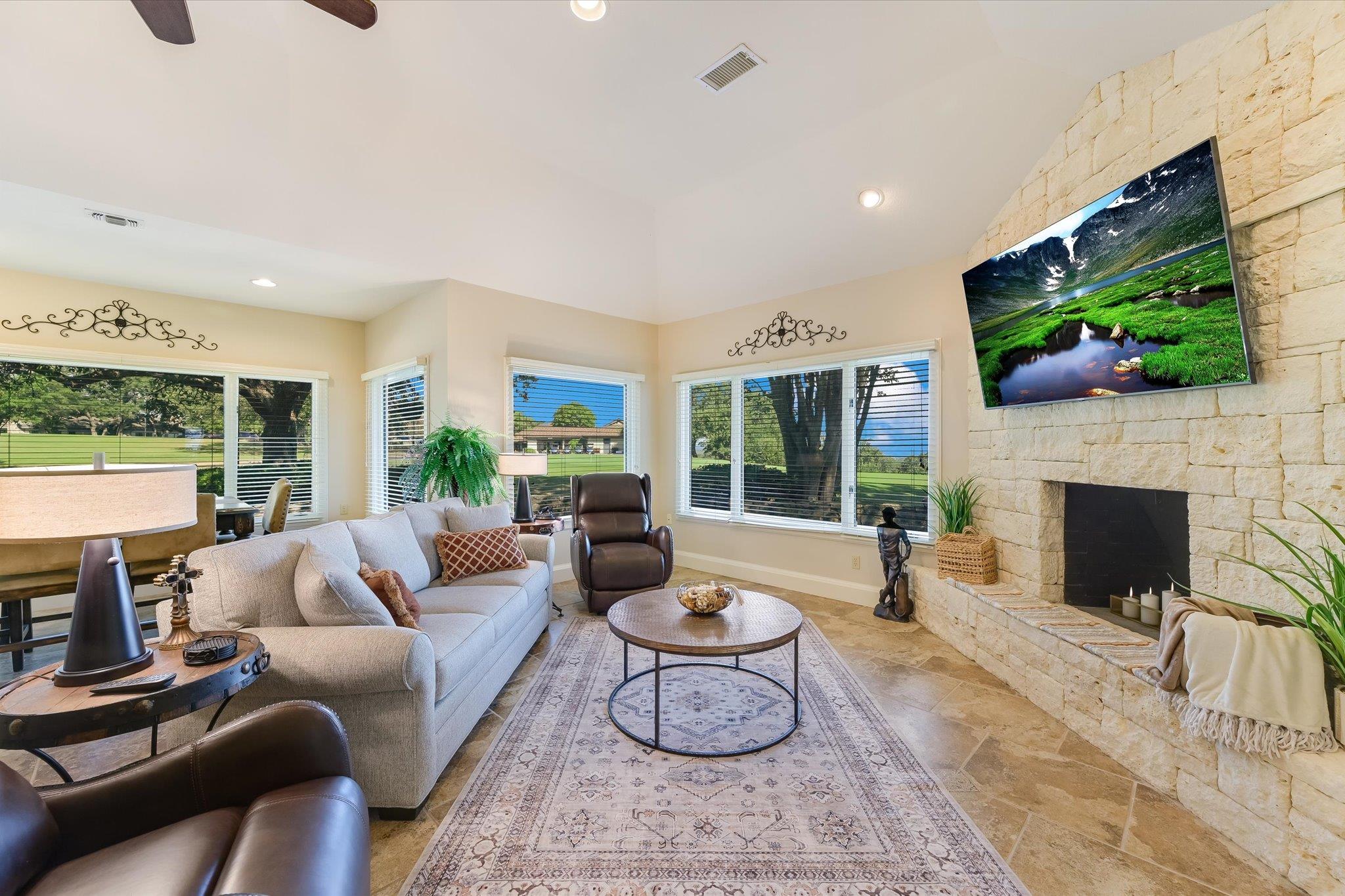 1800 Clubhouse Hill Dr, Spicewood, TX 78669