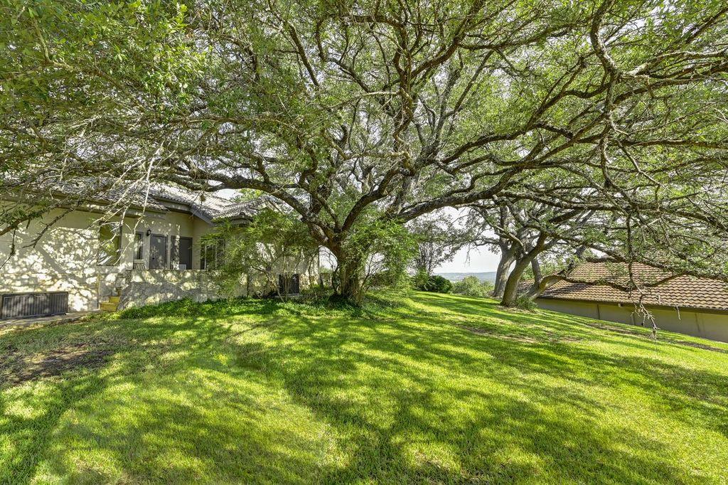 1800 Clubhouse Hill Dr, Spicewood, TX 78669
