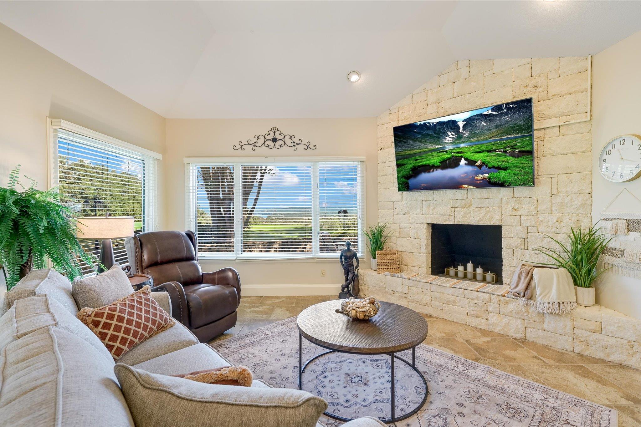 1800 Clubhouse Hill Dr, Spicewood, TX 78669