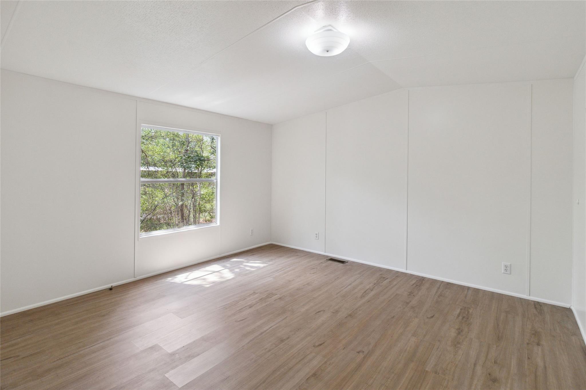 153 Cherylton Dr, Red Rock, TX 78662