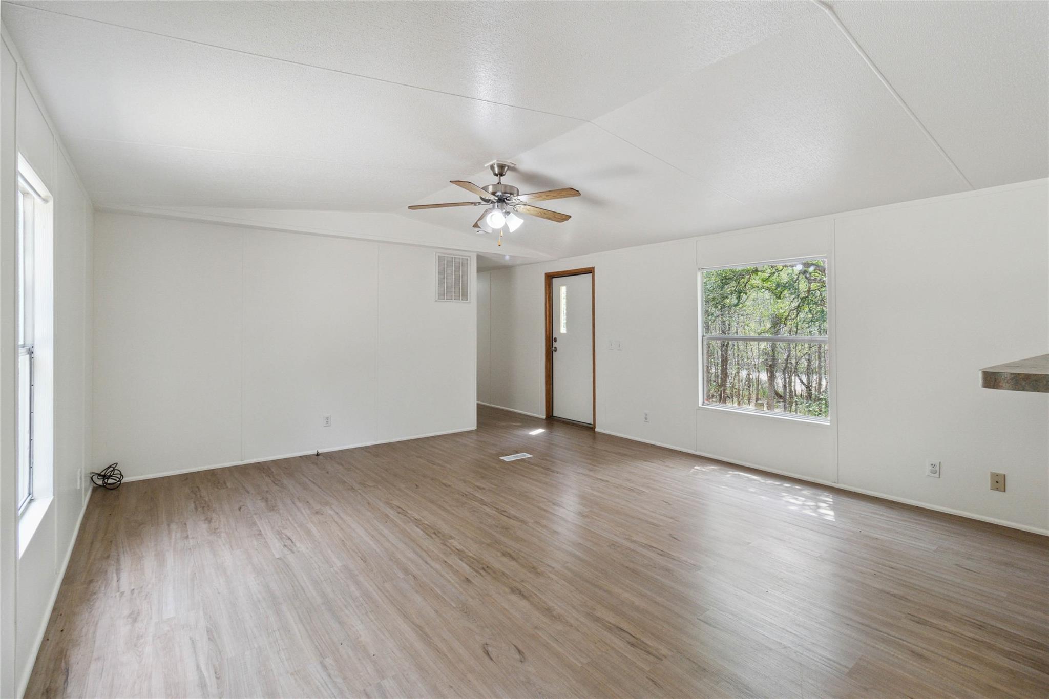 153 Cherylton Dr, Red Rock, TX 78662