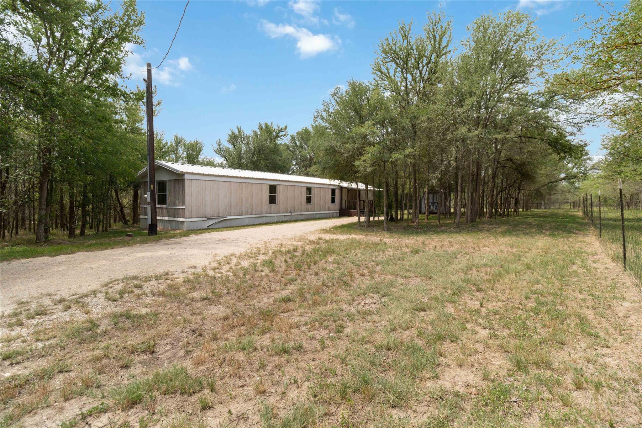 153 Cherylton Dr, Red Rock, TX 78662