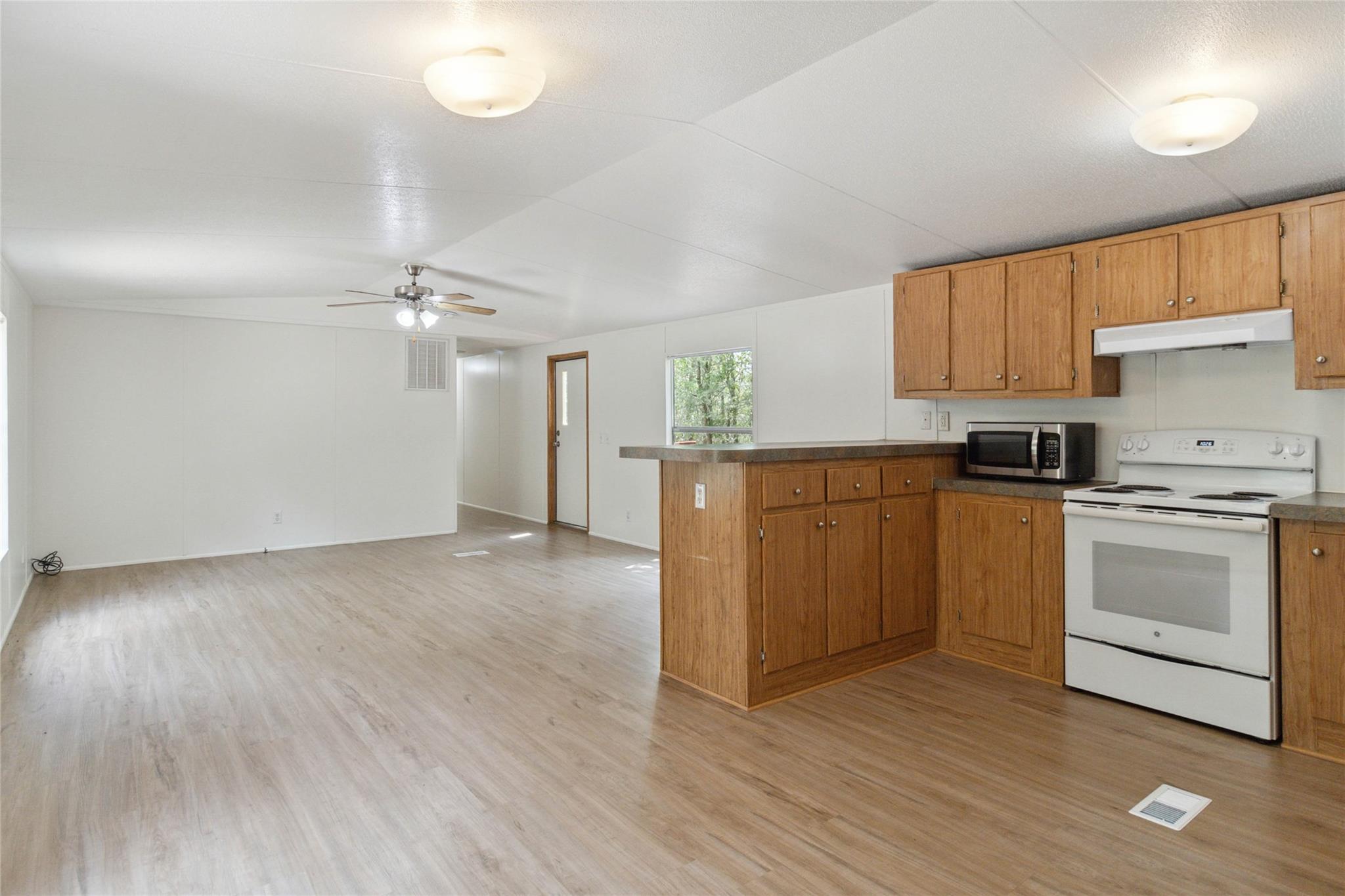 153 Cherylton Dr, Red Rock, TX 78662