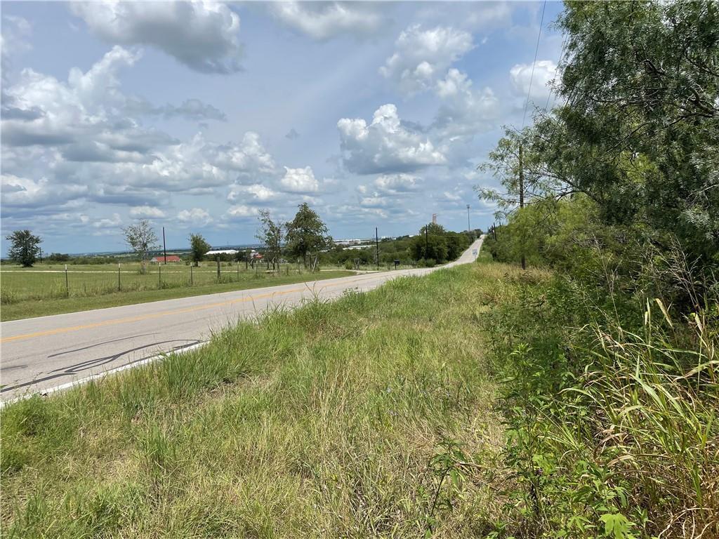 9025 Burklund Farms Rd, Del Valle, TX 78617