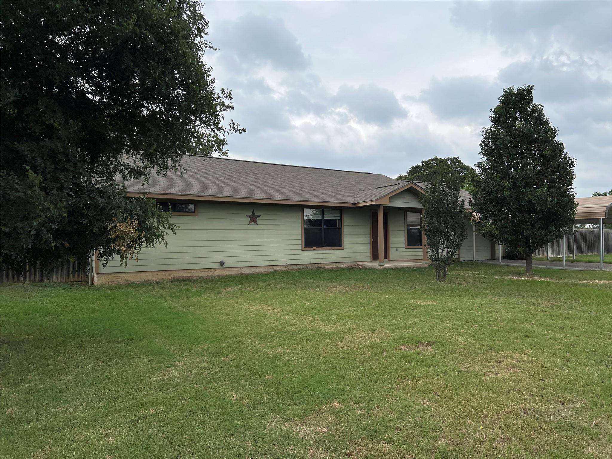 100 Acorn Trl, Cedar Creek, TX 78612