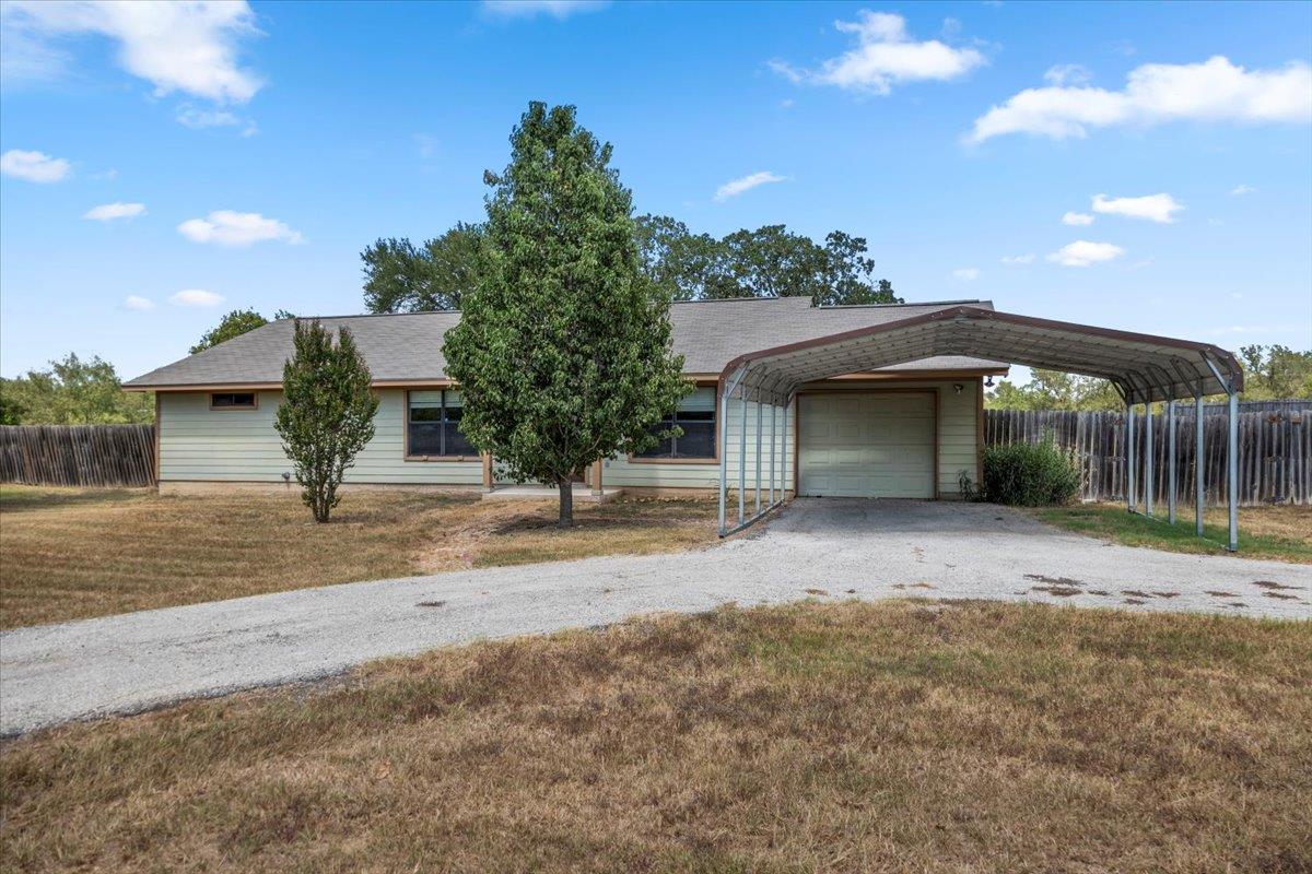 100 Acorn Trl, Cedar Creek, TX 78612