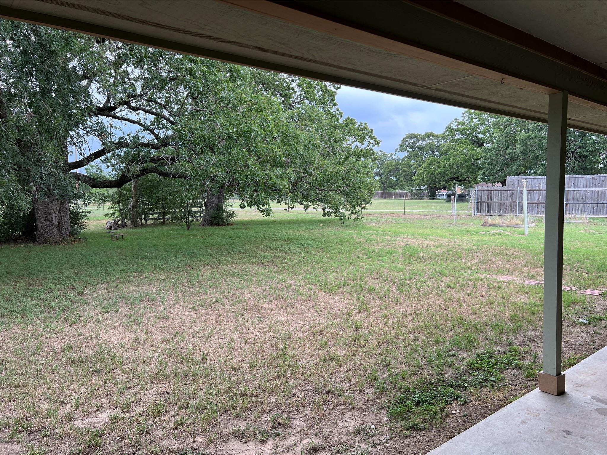 100 Acorn Trl, Cedar Creek, TX 78612