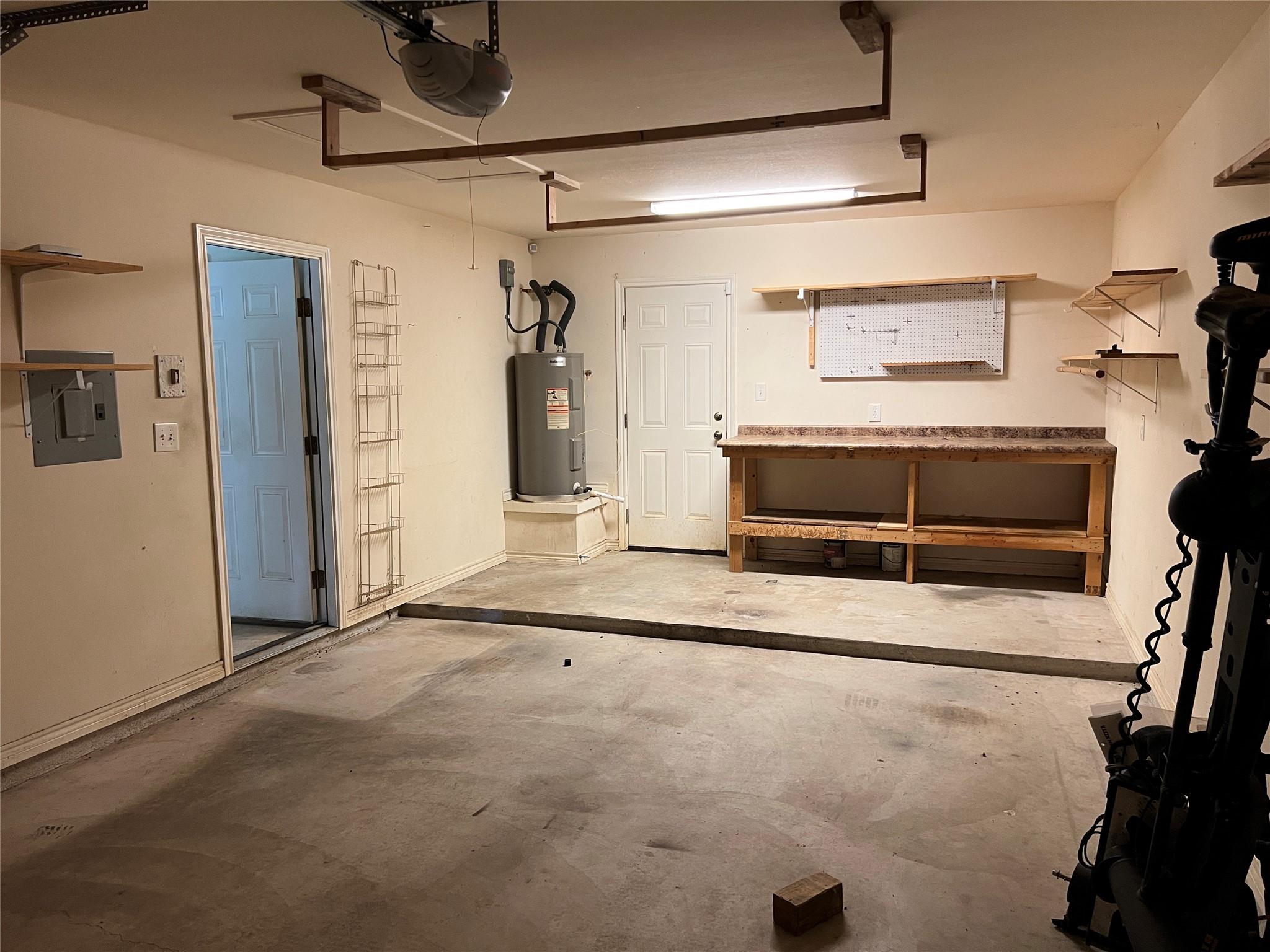 100 Acorn Trl, Cedar Creek, TX 78612