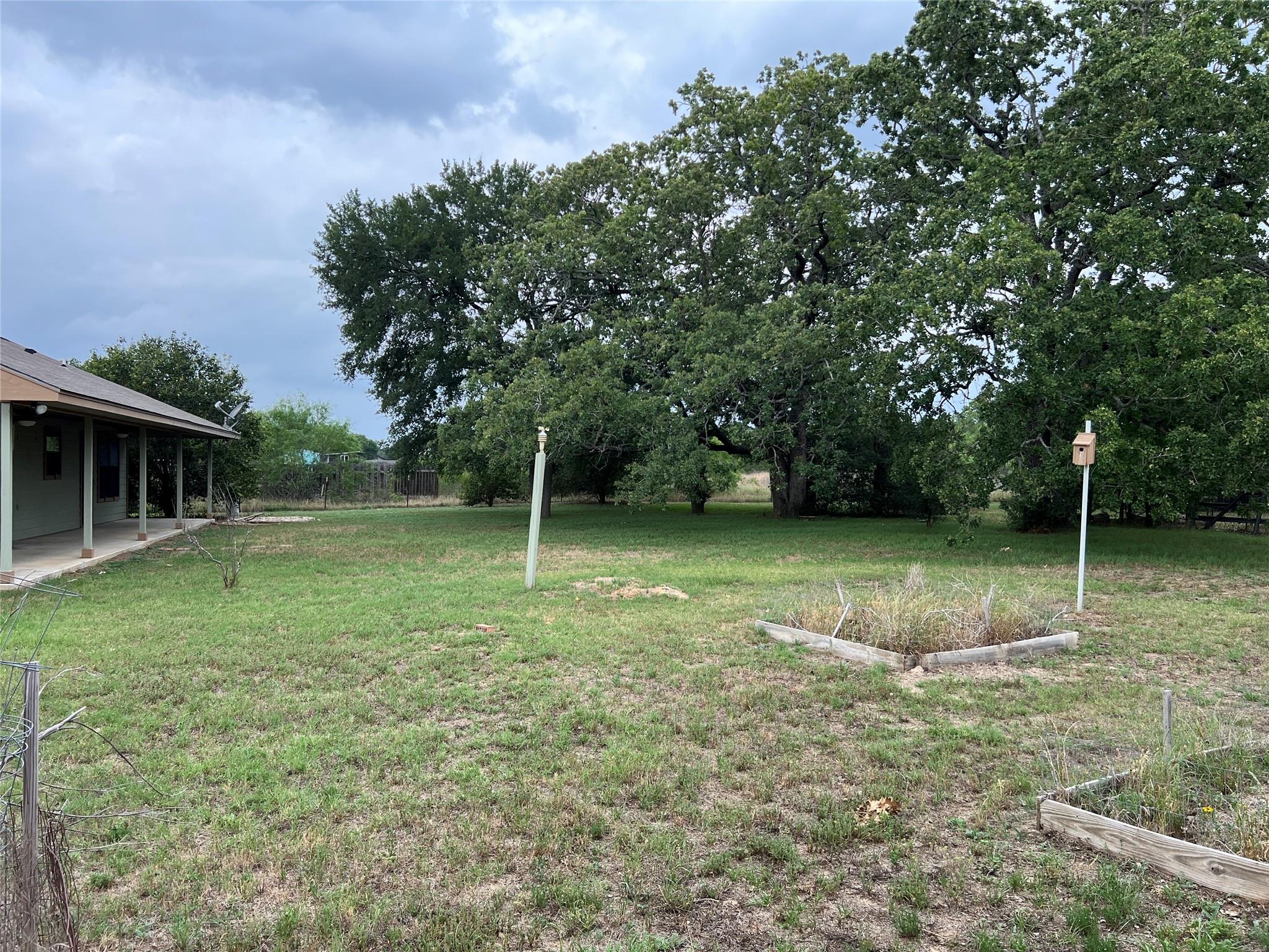 100 Acorn Trl, Cedar Creek, TX 78612