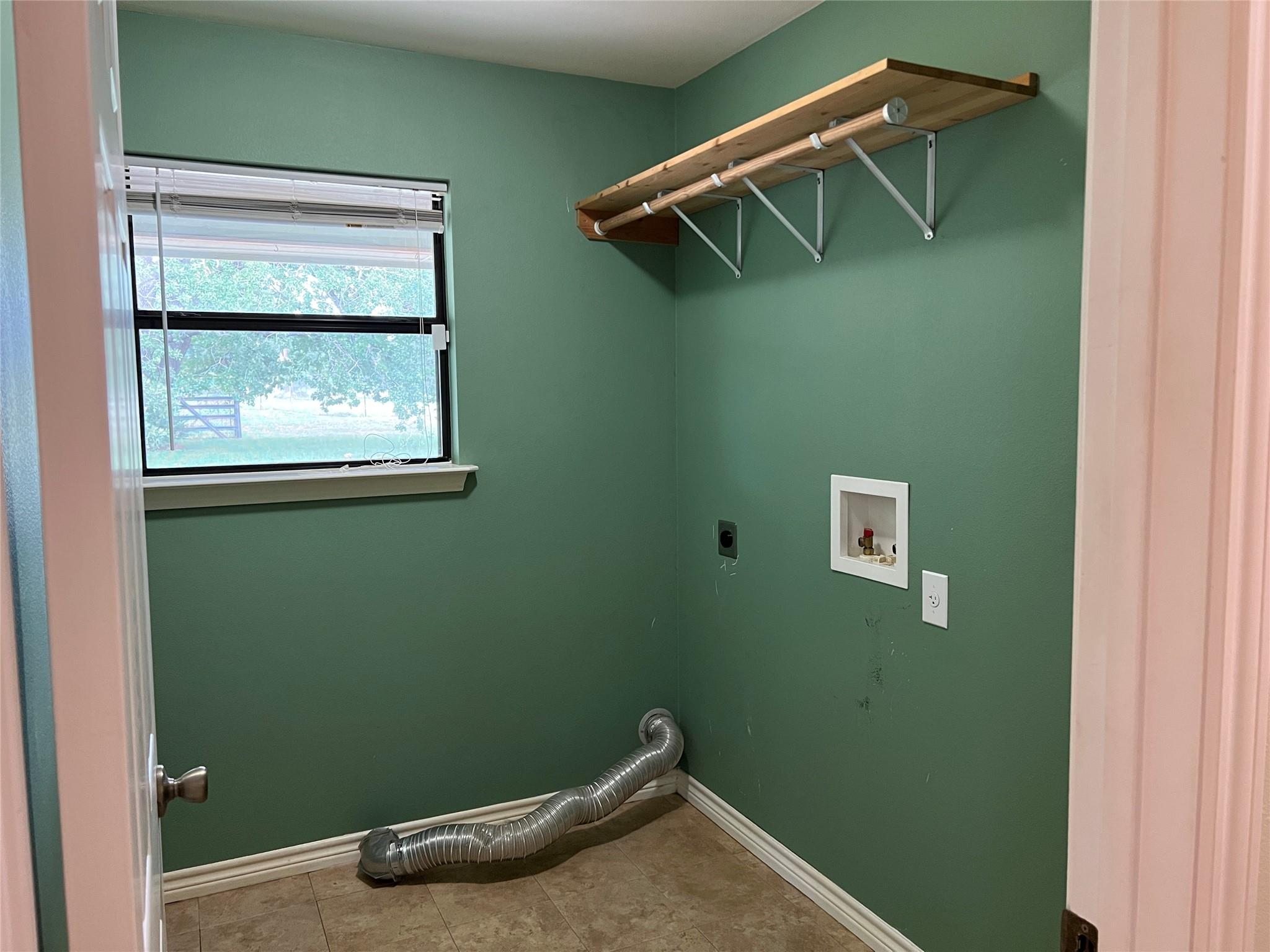 100 Acorn Trl, Cedar Creek, TX 78612