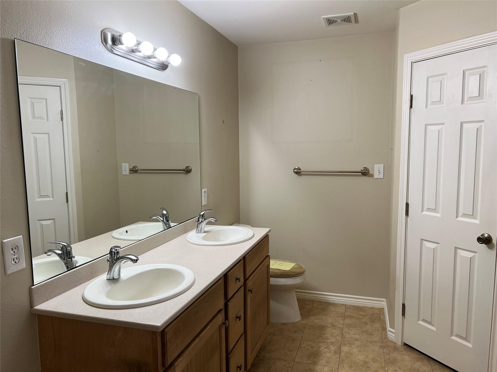 100 Acorn Trl, Cedar Creek, TX 78612