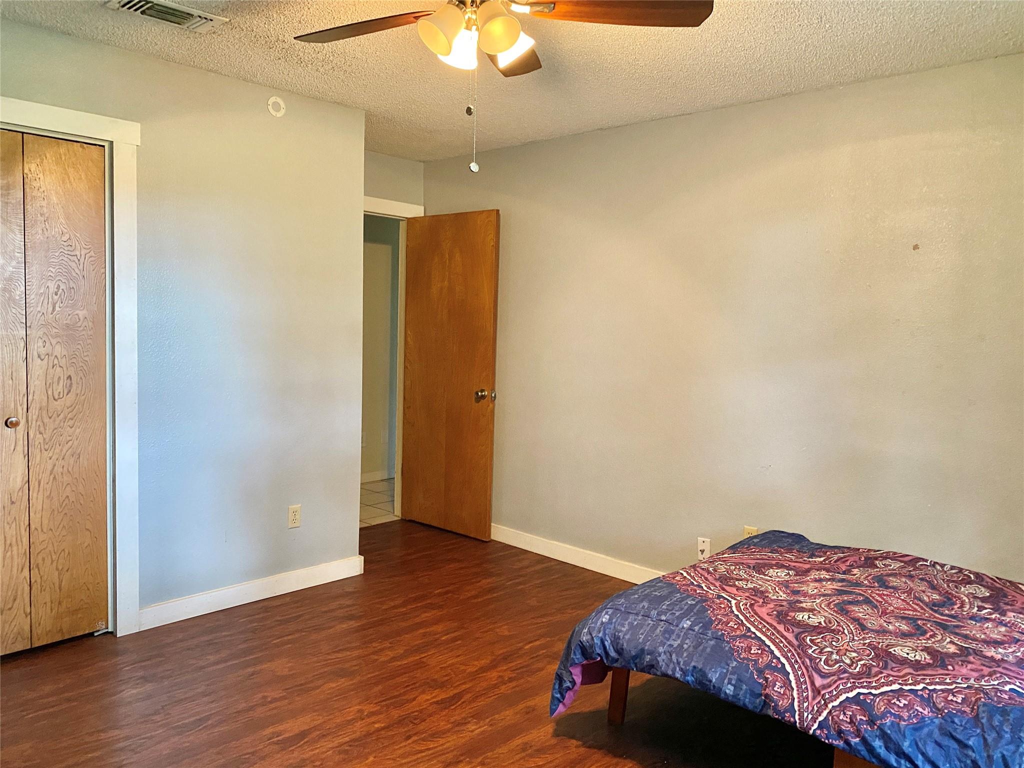 1093 County Road 205 Rd, Giddings, TX 78942