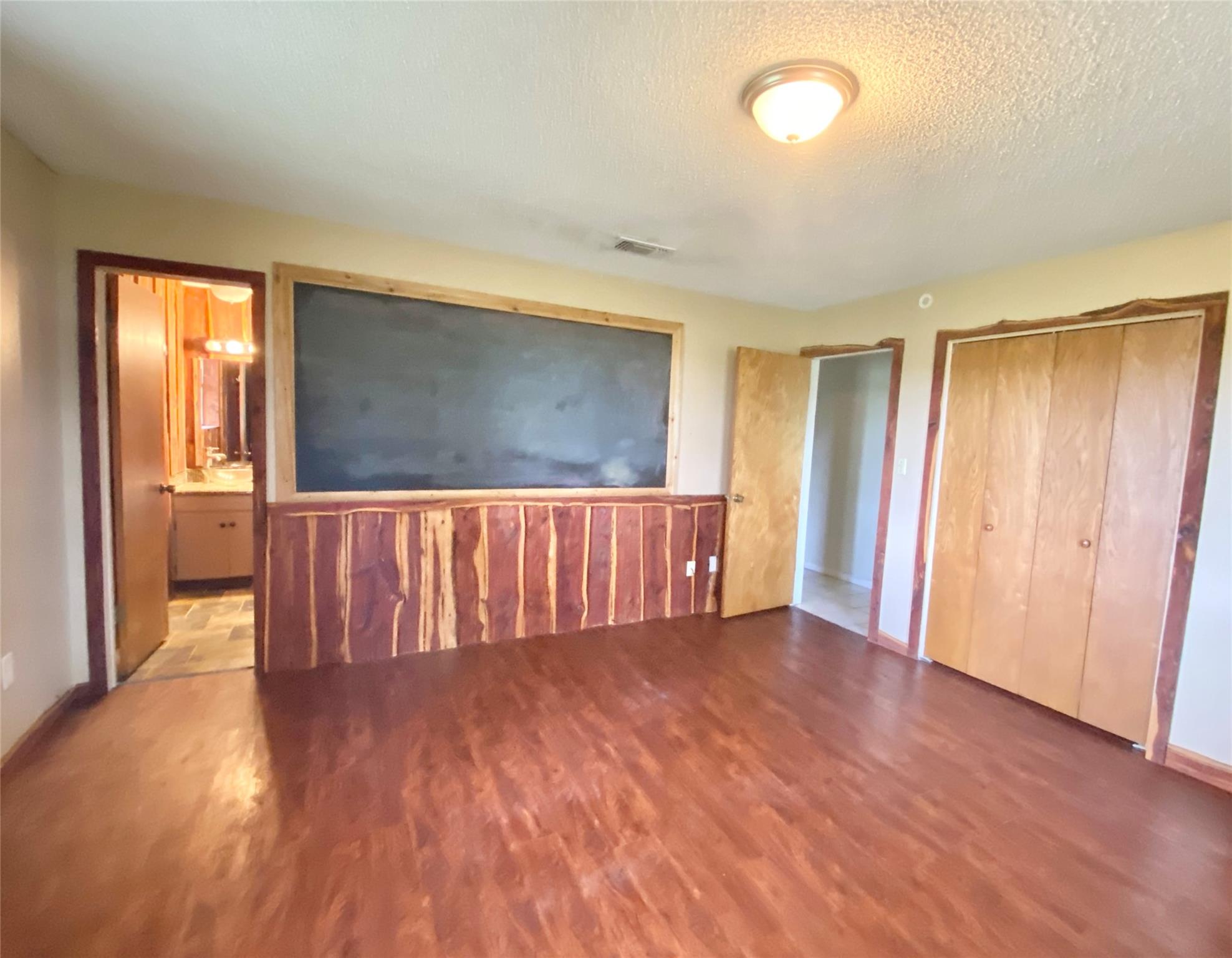 1093 County Road 205 Rd, Giddings, TX 78942