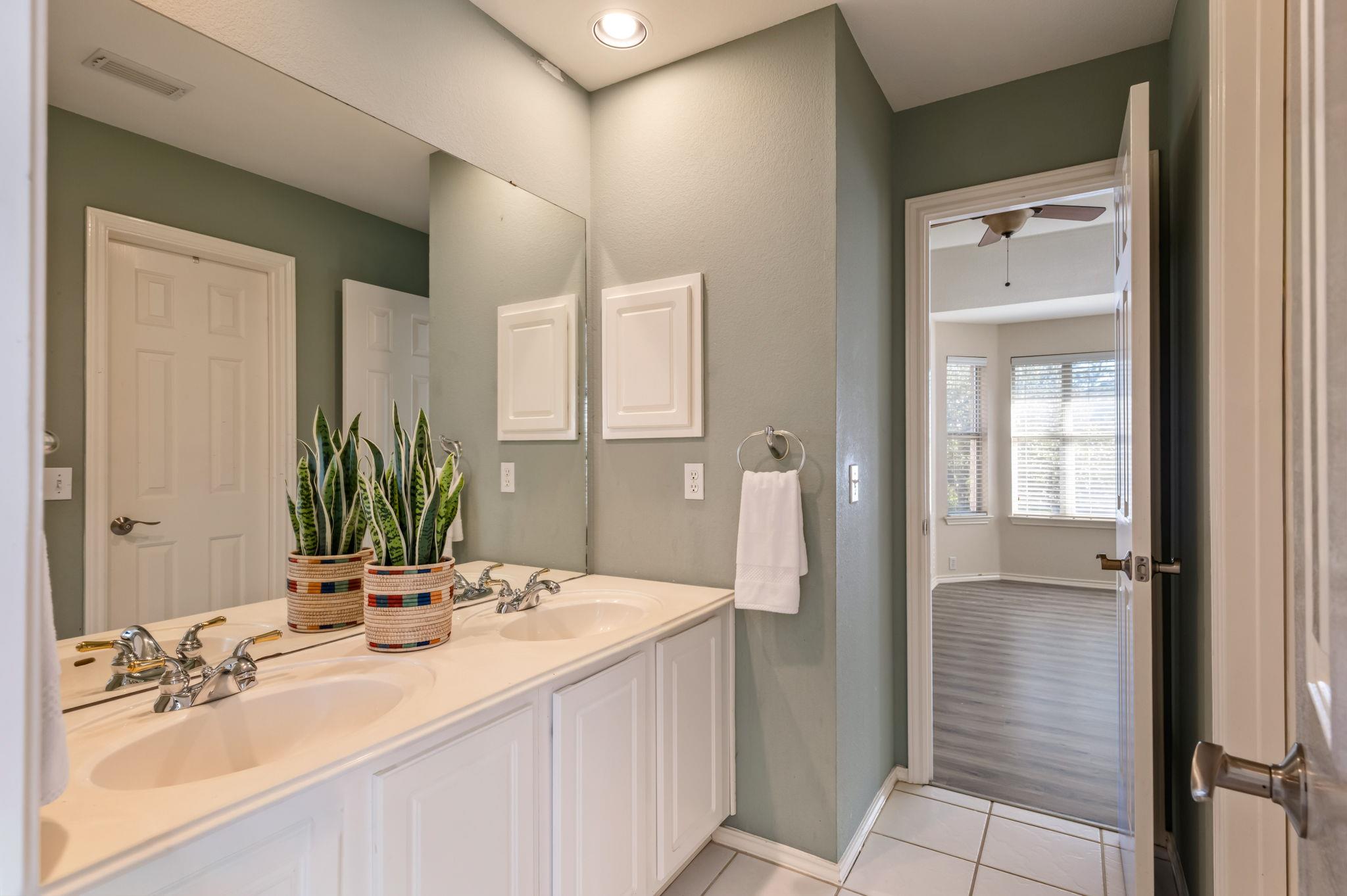 8101 Red Bird Ct, Austin, TX 78726