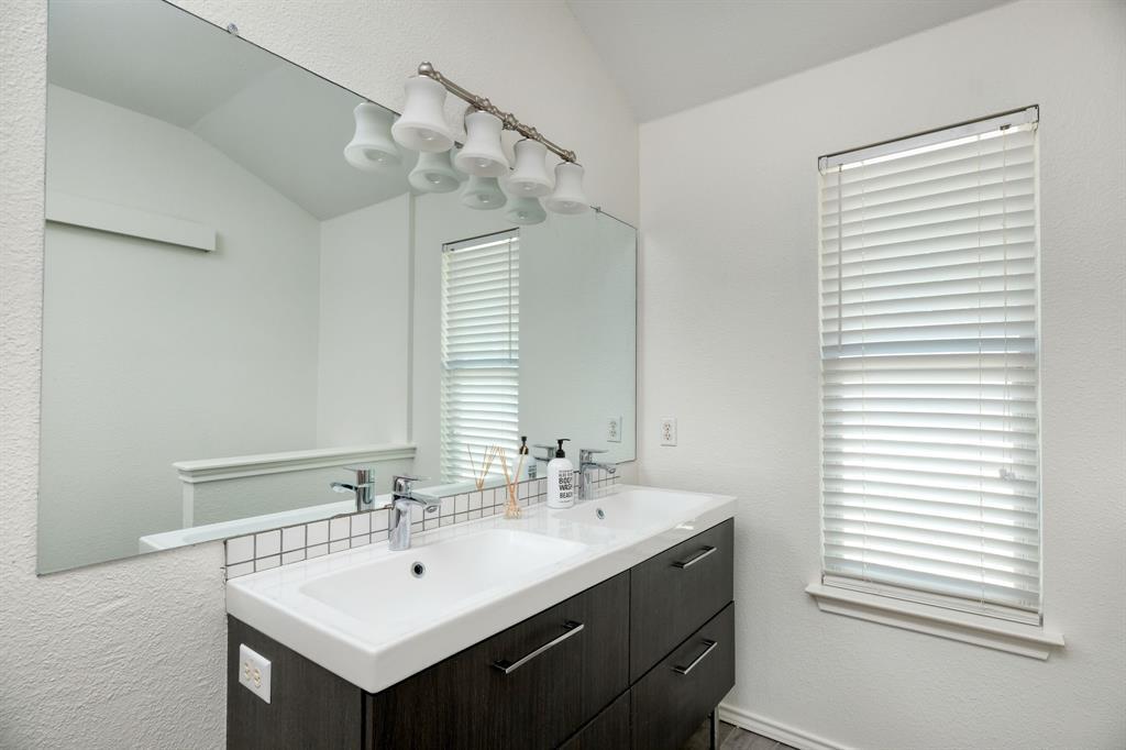 7104 Wandering Oak Rd, Austin, TX 78749