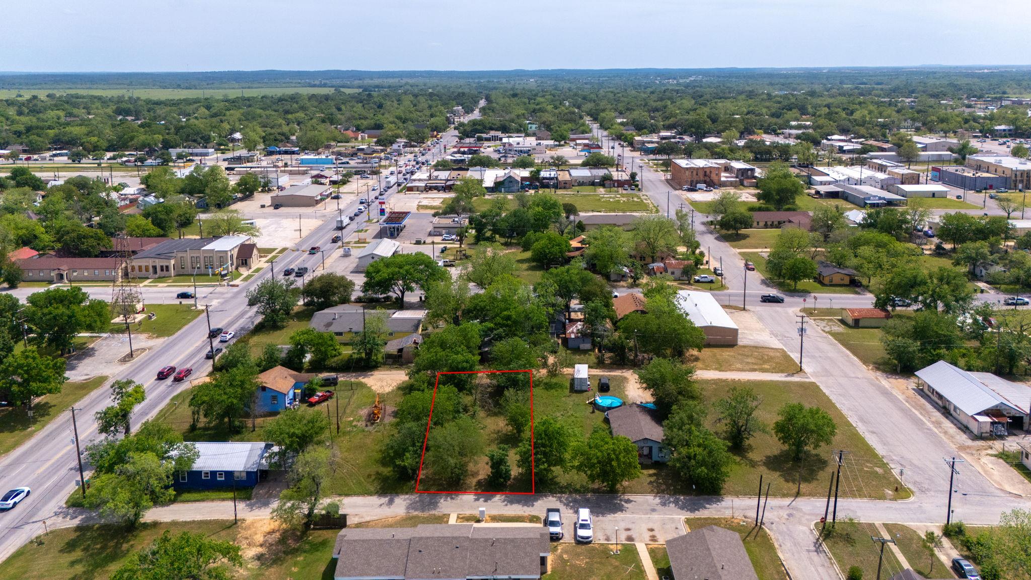 Luling,  TX 78648