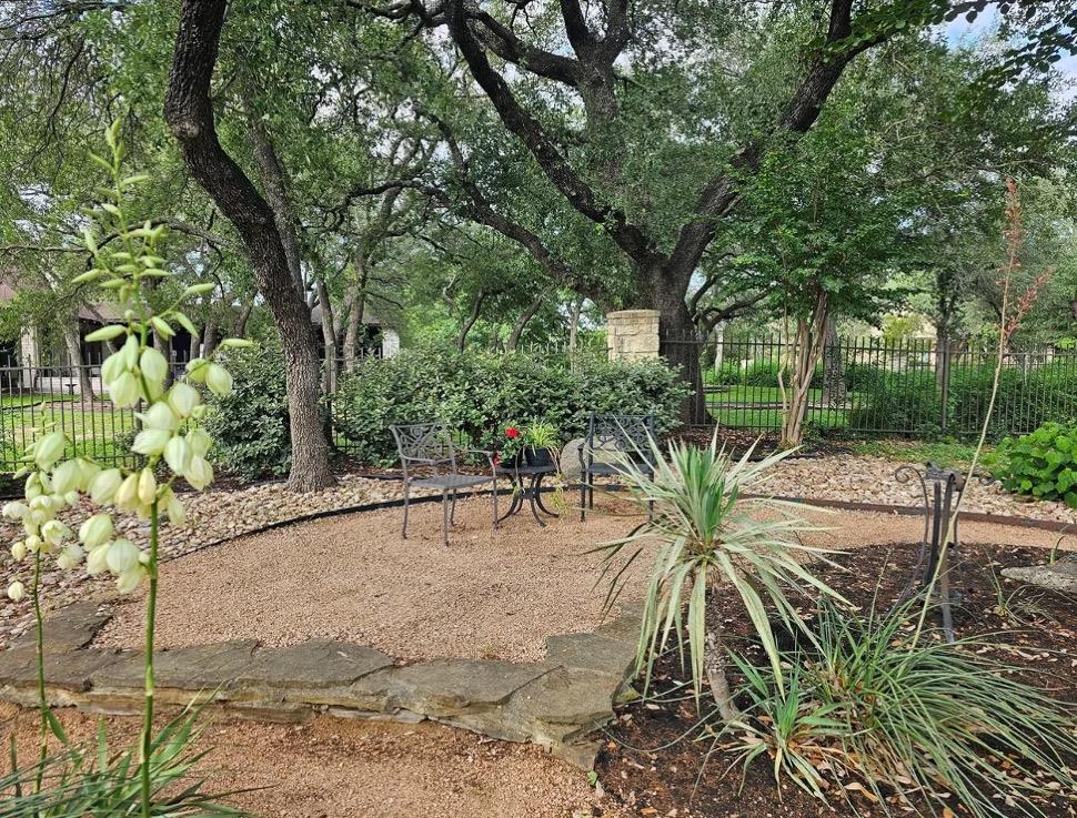 107 W Majestic Oak Ln, Georgetown, TX 78633