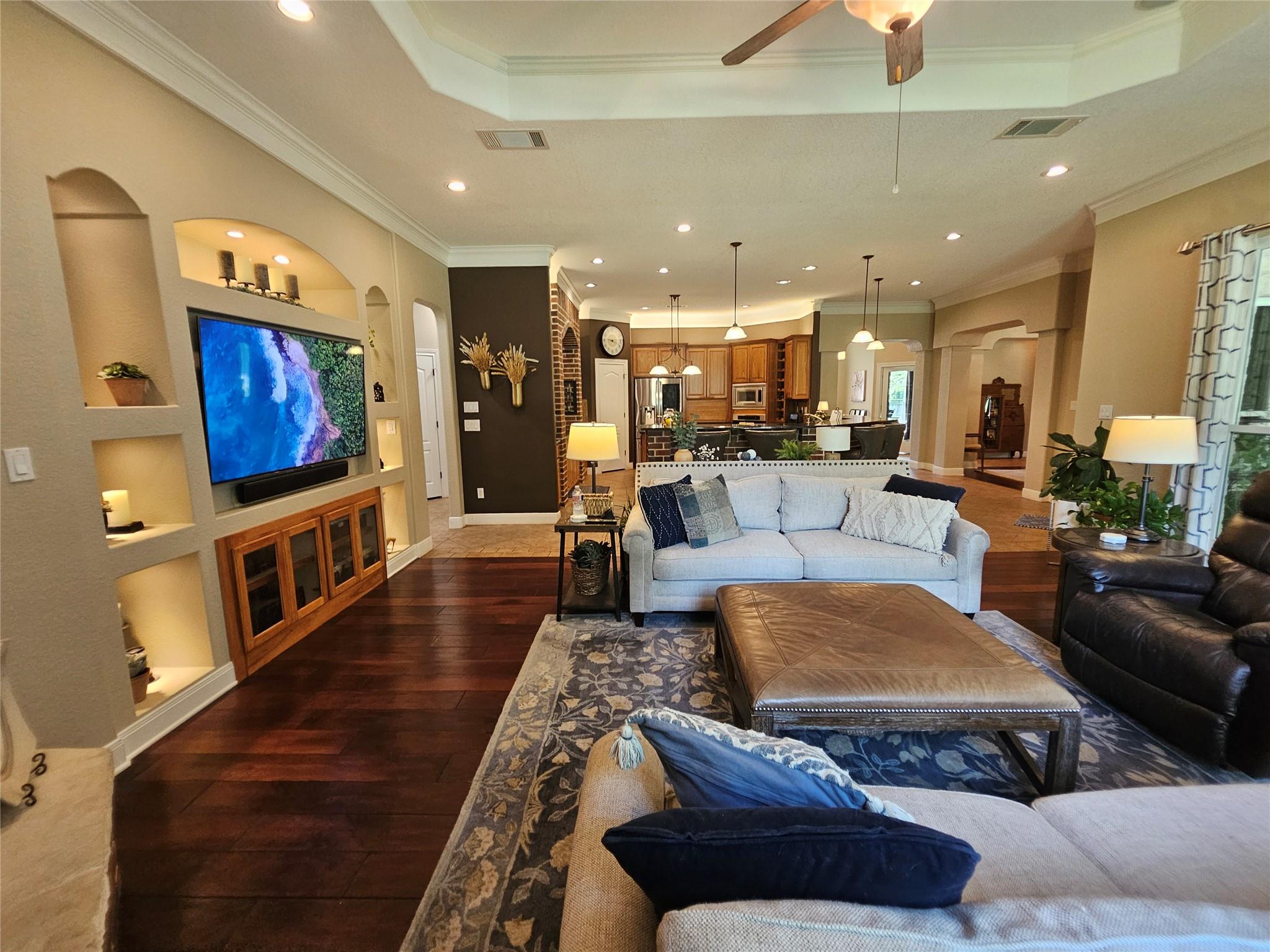 107 W Majestic Oak Ln, Georgetown, TX 78633