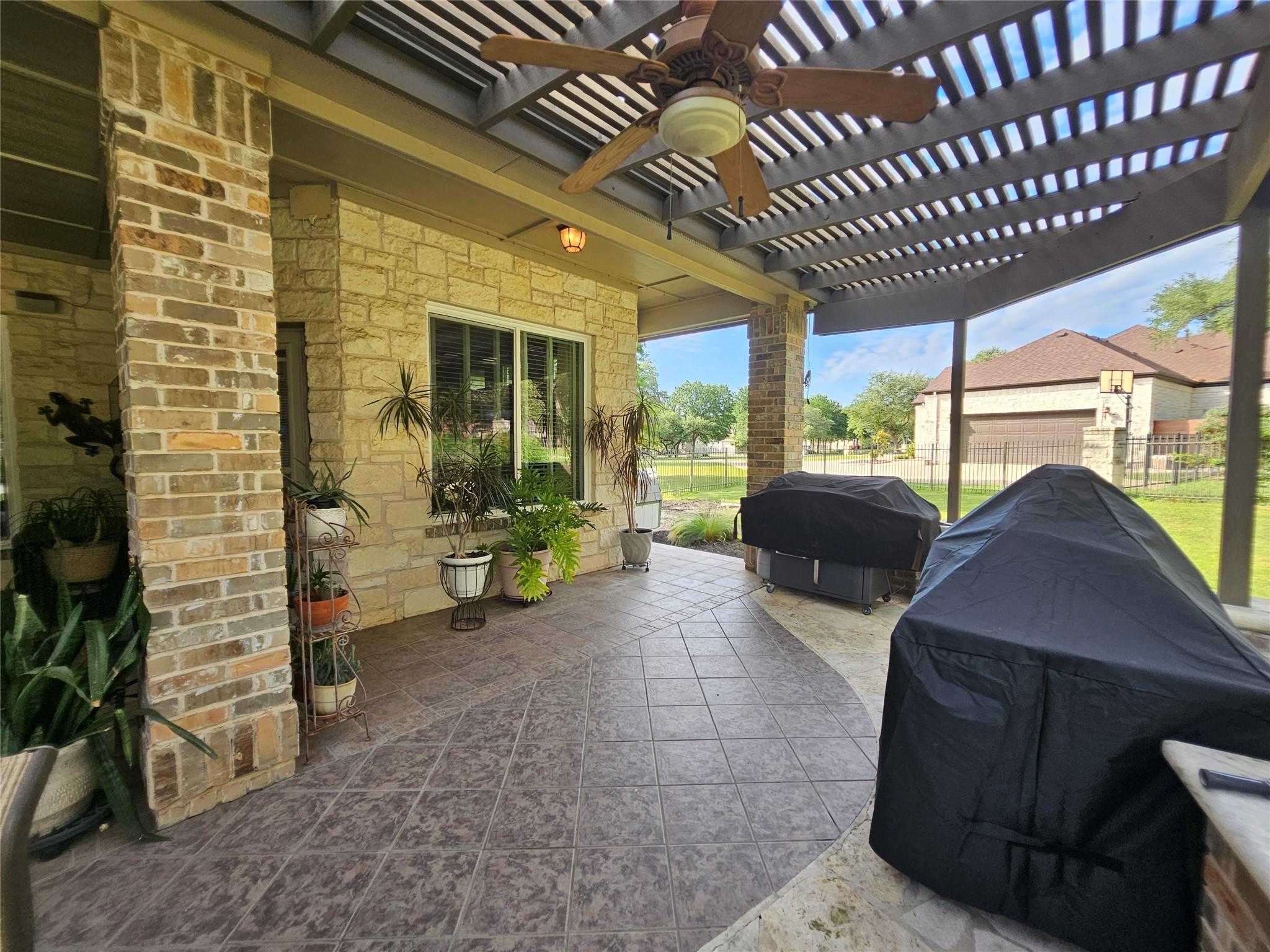 107 W Majestic Oak Ln, Georgetown, TX 78633