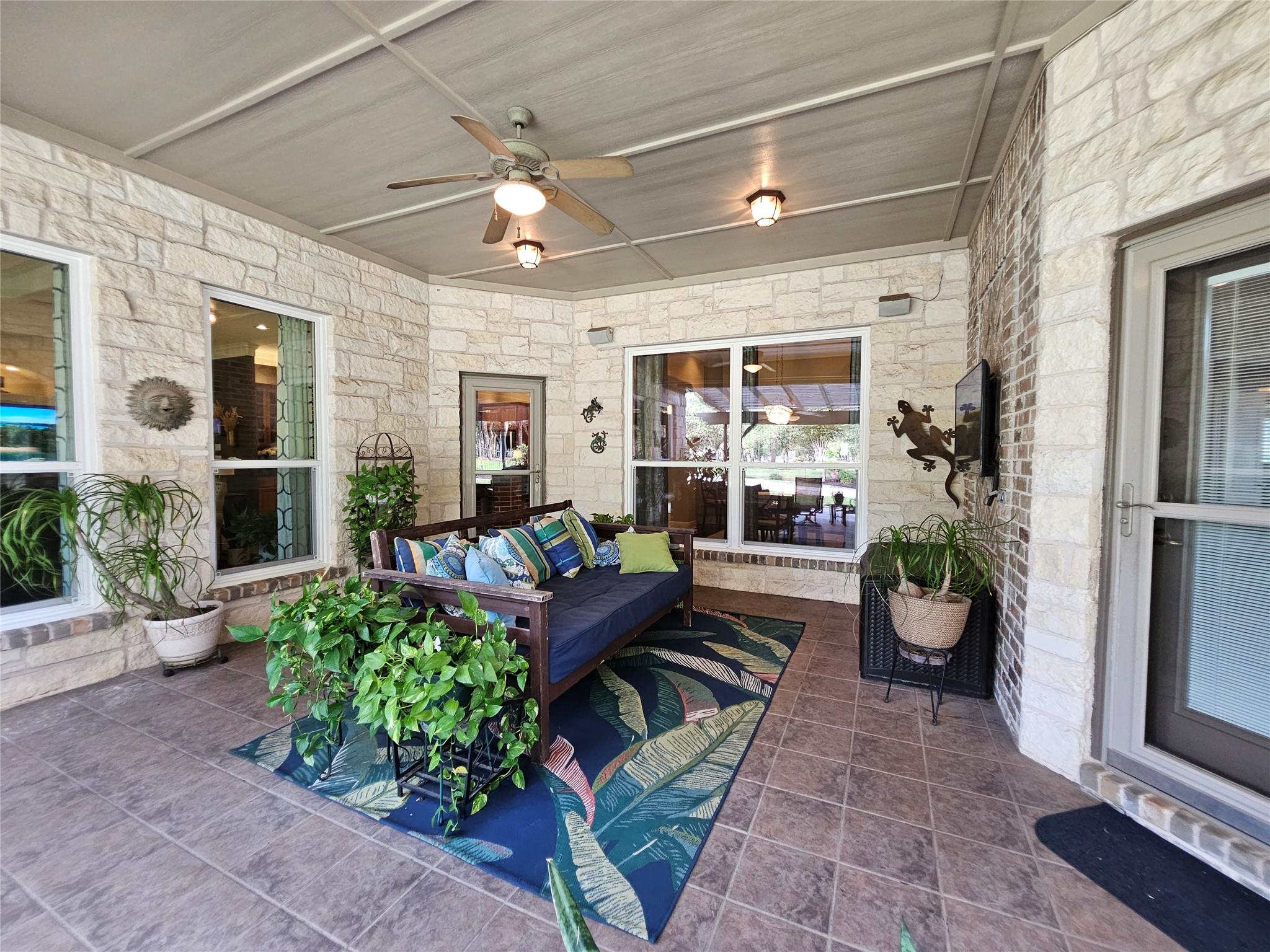 107 W Majestic Oak Ln, Georgetown, TX 78633