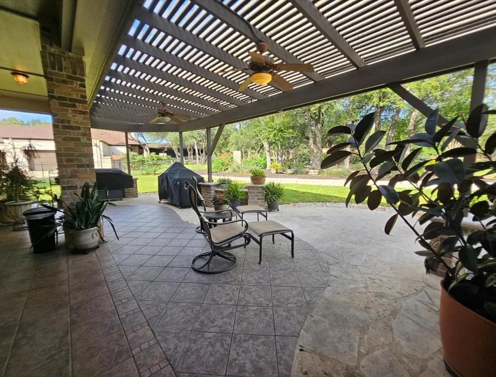 107 W Majestic Oak Ln, Georgetown, TX 78633