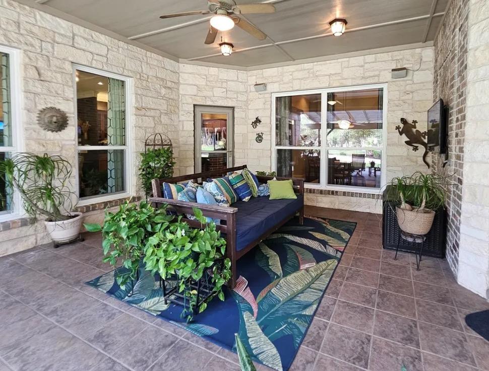 107 W Majestic Oak Ln, Georgetown, TX 78633