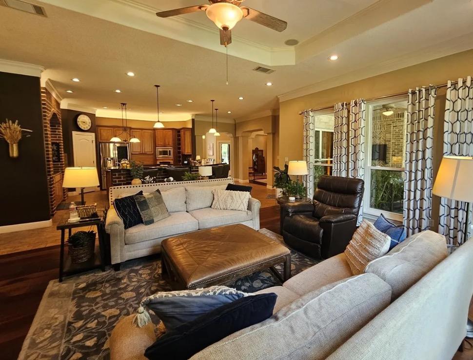 107 W Majestic Oak Ln, Georgetown, TX 78633