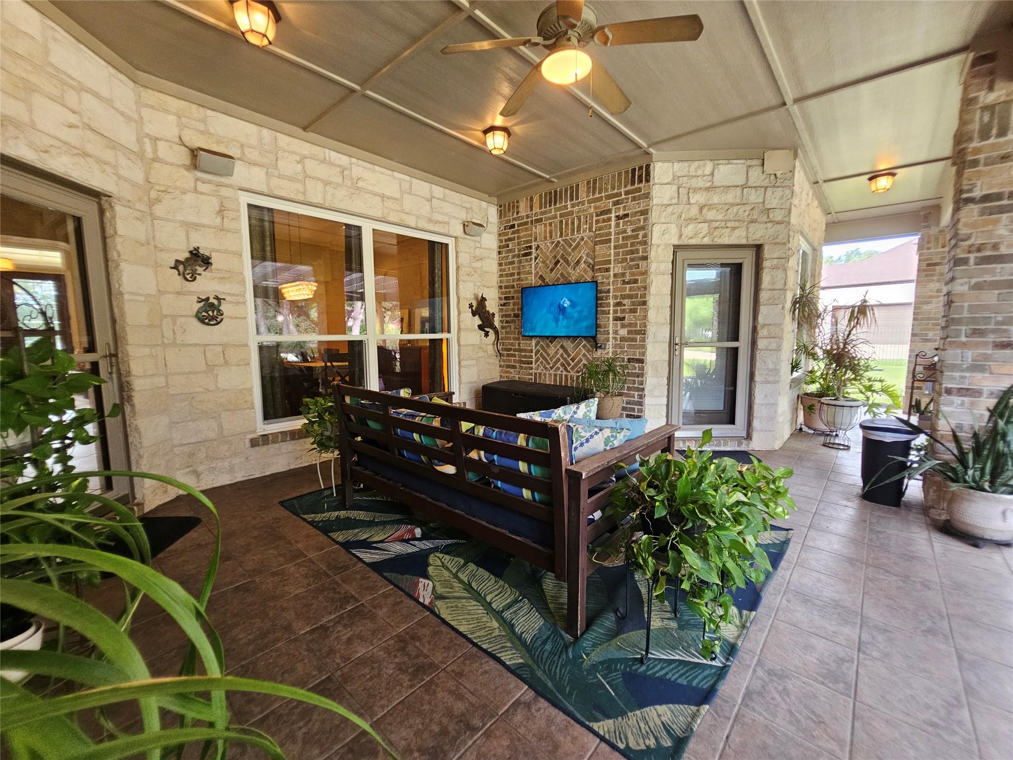 107 W Majestic Oak Ln, Georgetown, TX 78633