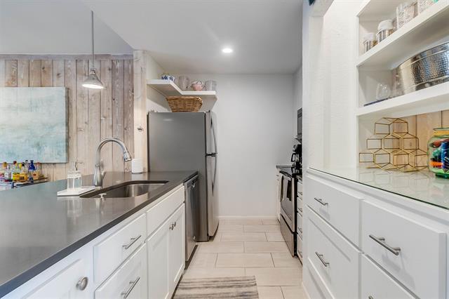 613 Hi Circle North # E, Horseshoe Bay, TX 78657