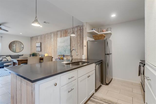 613 Hi Circle North # E, Horseshoe Bay, TX 78657