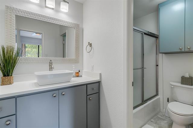 613 Hi Circle North # E, Horseshoe Bay, TX 78657