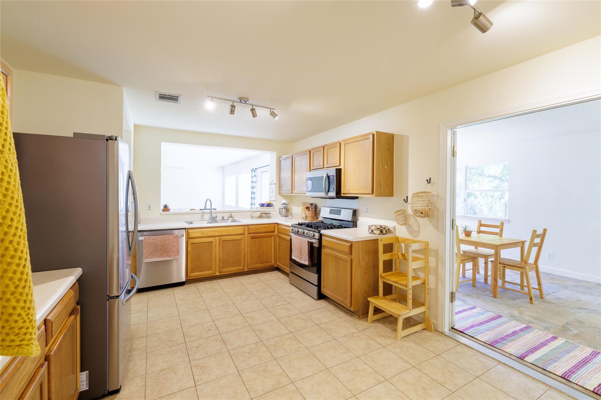 16704 Shipshaw River Cv, Leander, TX 78641