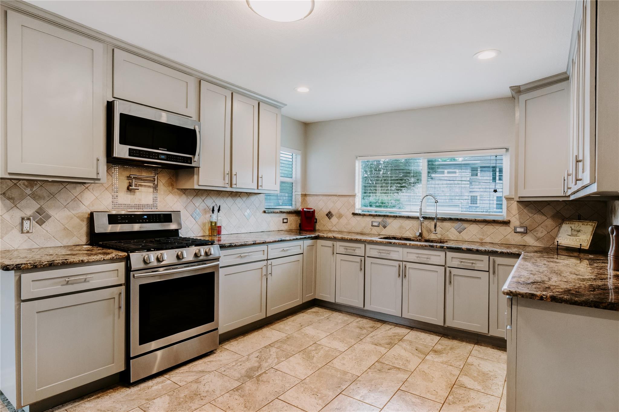134 Sinclair St, Corpus Christi, TX 78411