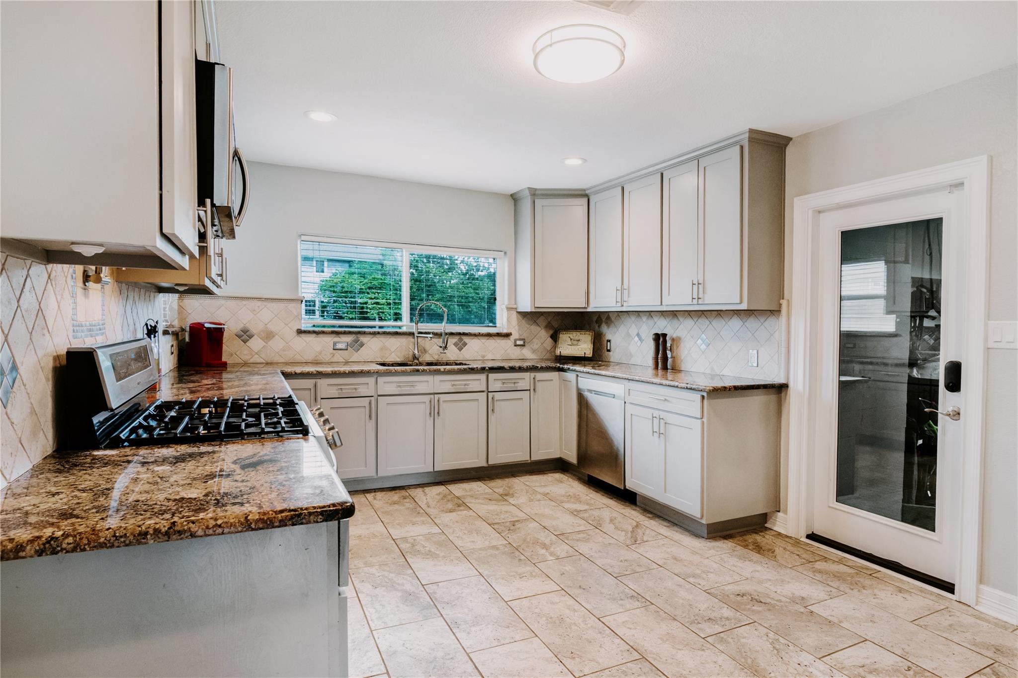 134 Sinclair St, Corpus Christi, TX 78411