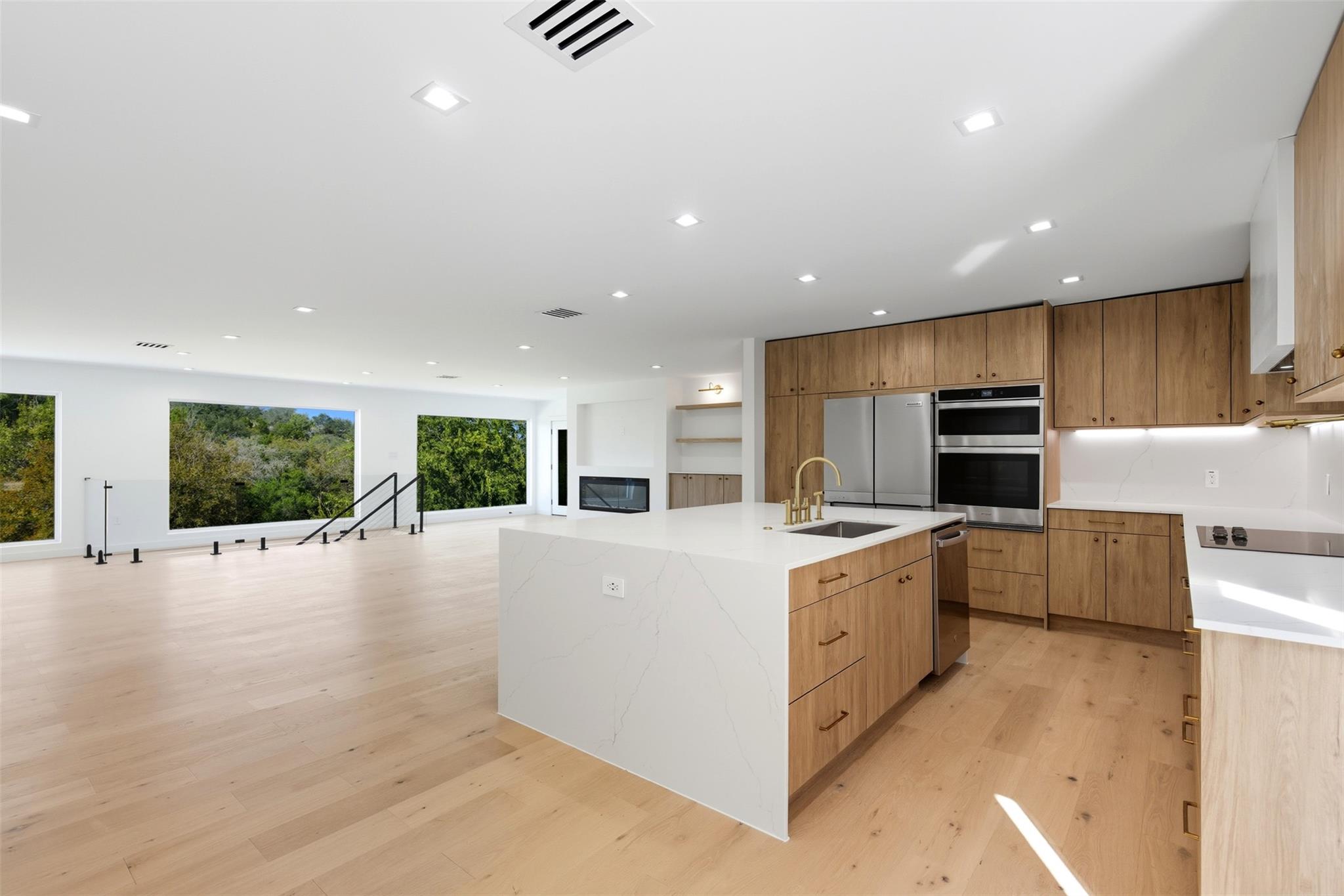 902 Challenger St, Lakeway, TX 78734