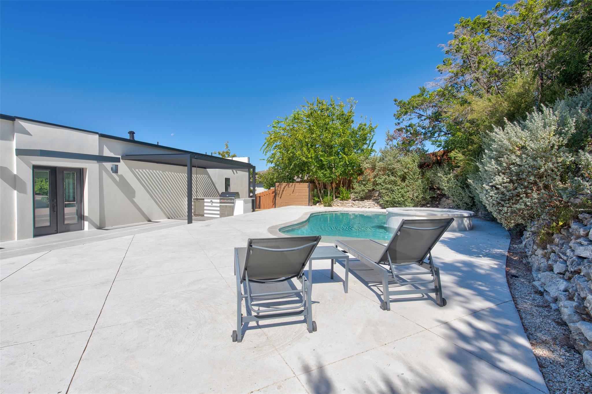 902 Challenger St, Lakeway, TX 78734