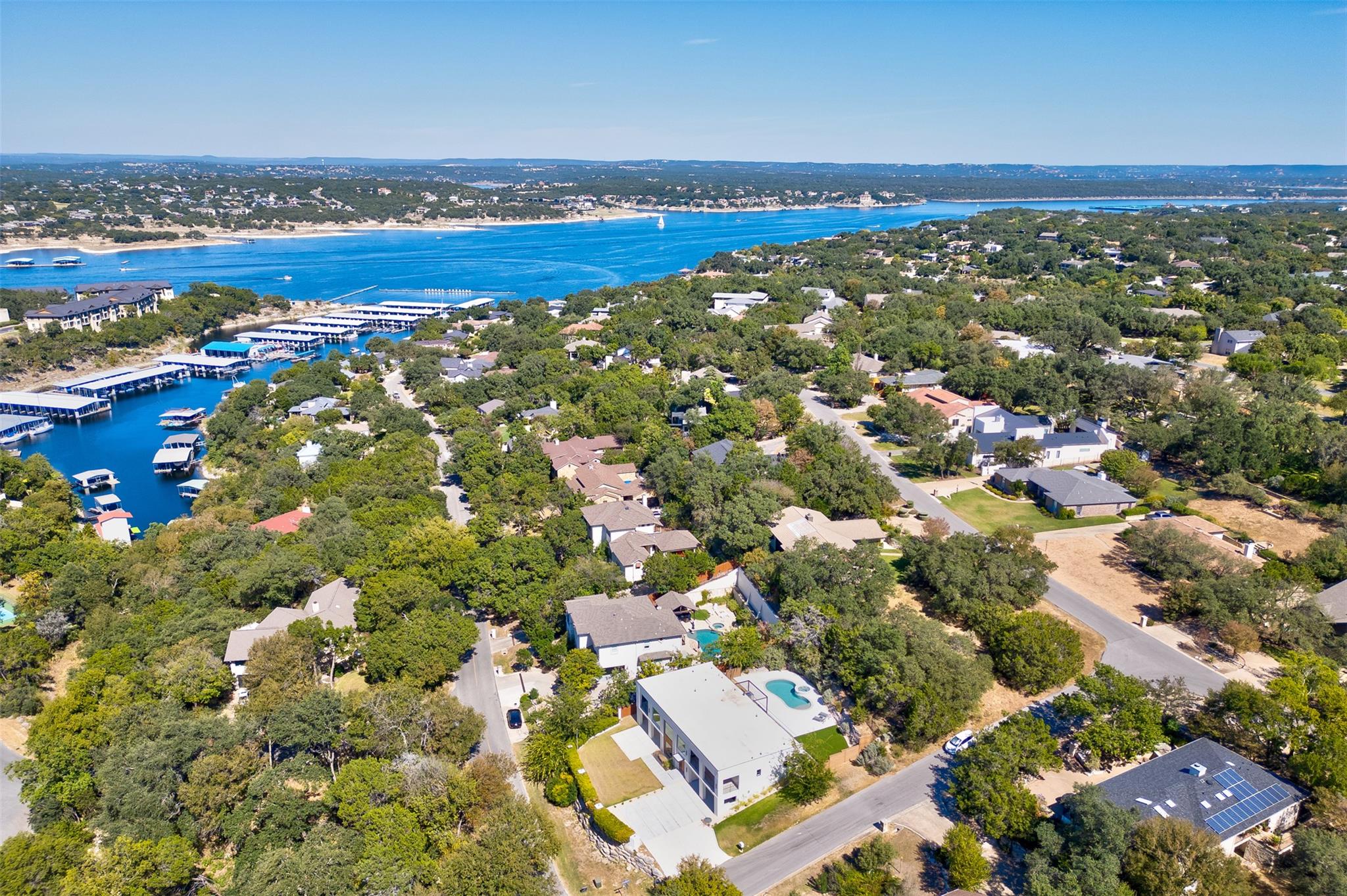 902 Challenger St, Lakeway, TX 78734