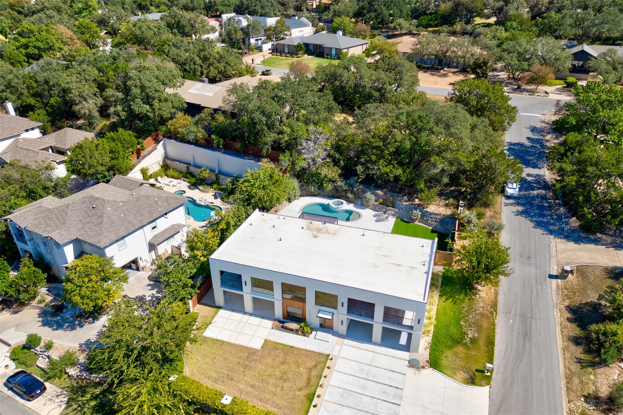 902 Challenger St, Lakeway, TX 78734