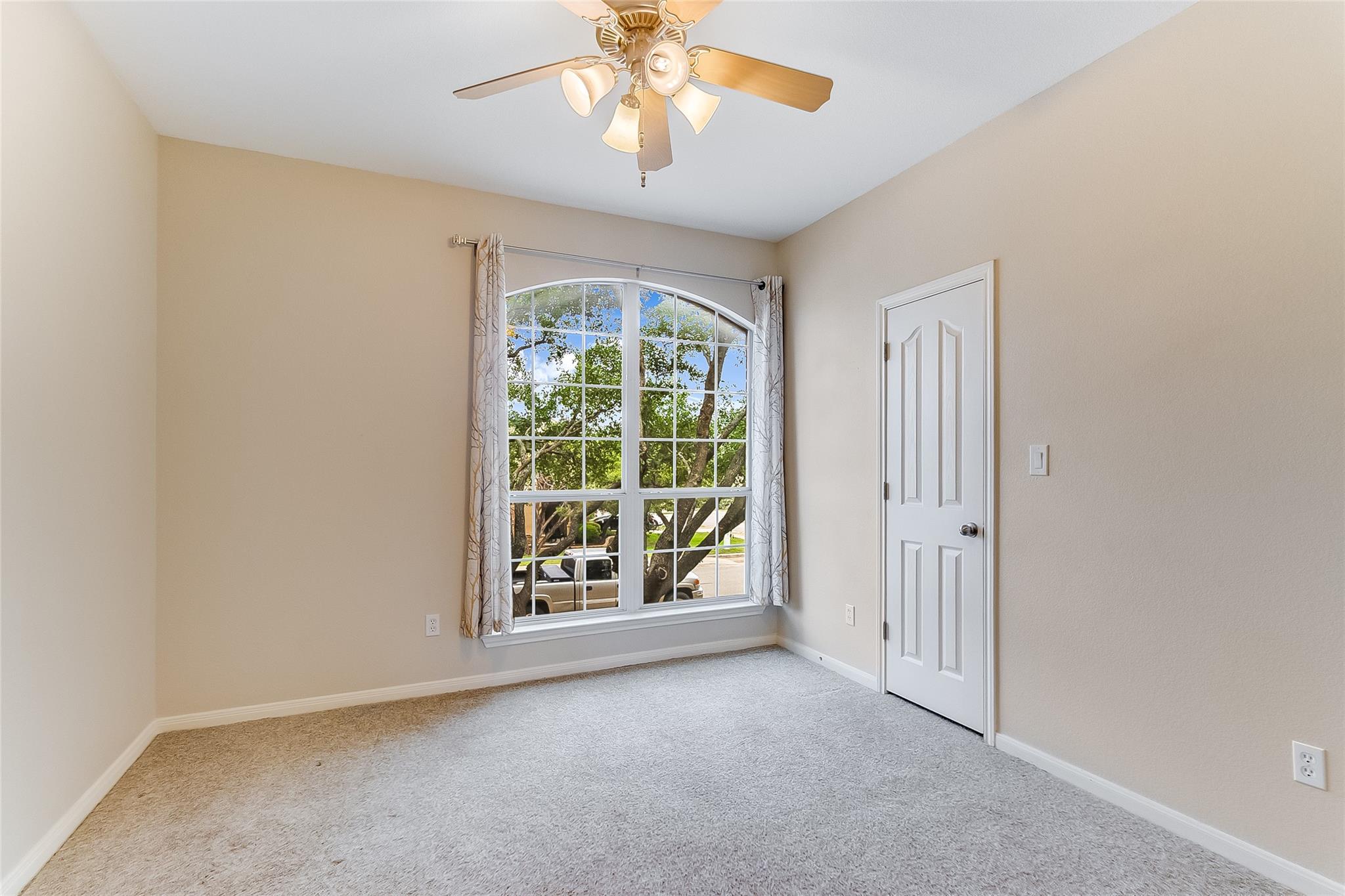 5232 Texas Bluebell Dr, Spicewood, TX 78669
