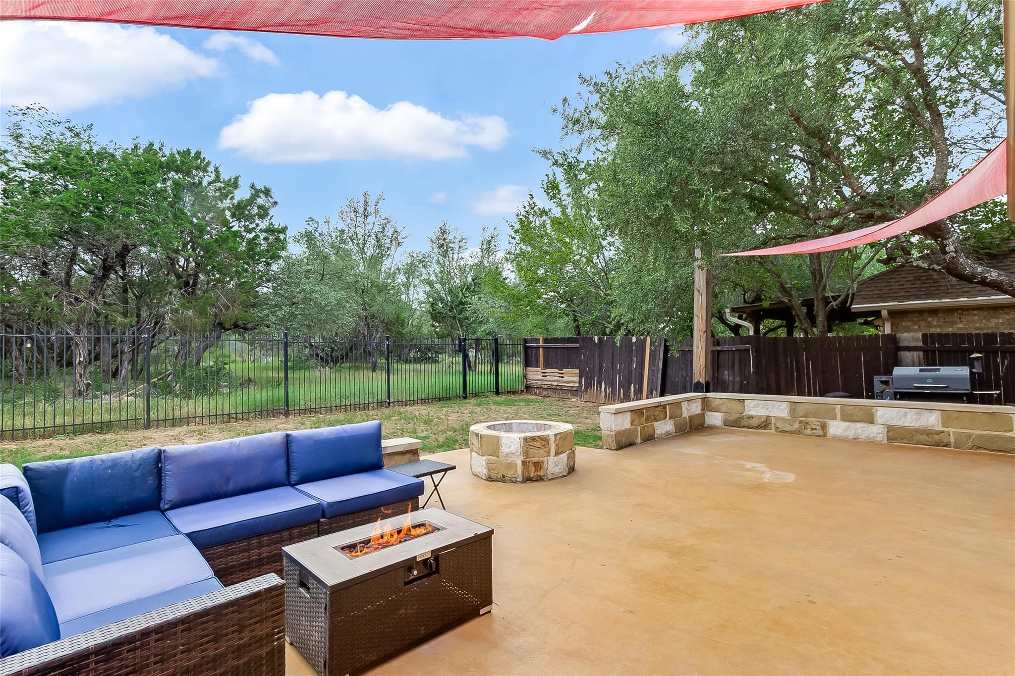 5232 Texas Bluebell Dr, Spicewood, TX 78669