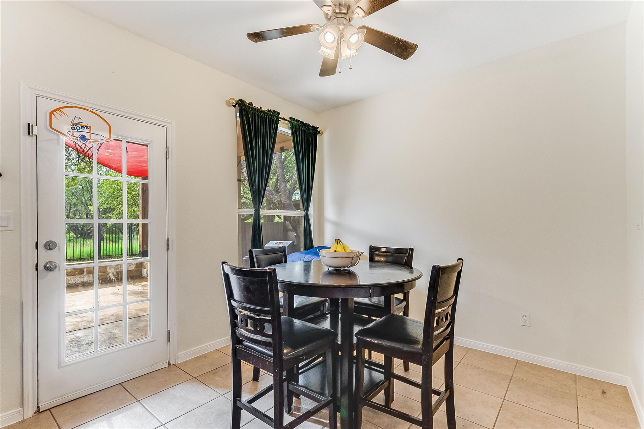 5232 Texas Bluebell Dr, Spicewood, TX 78669